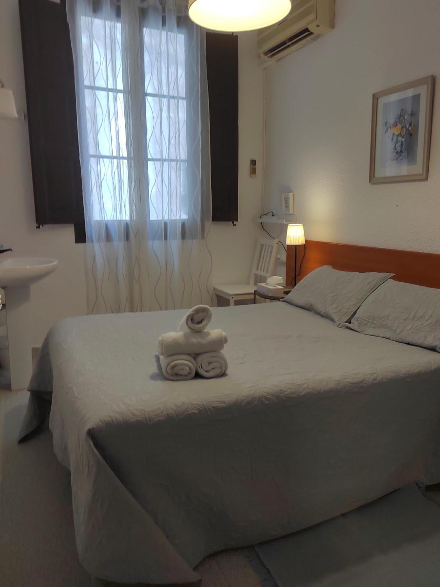Hostal Dragonflybcn — Photos 2
