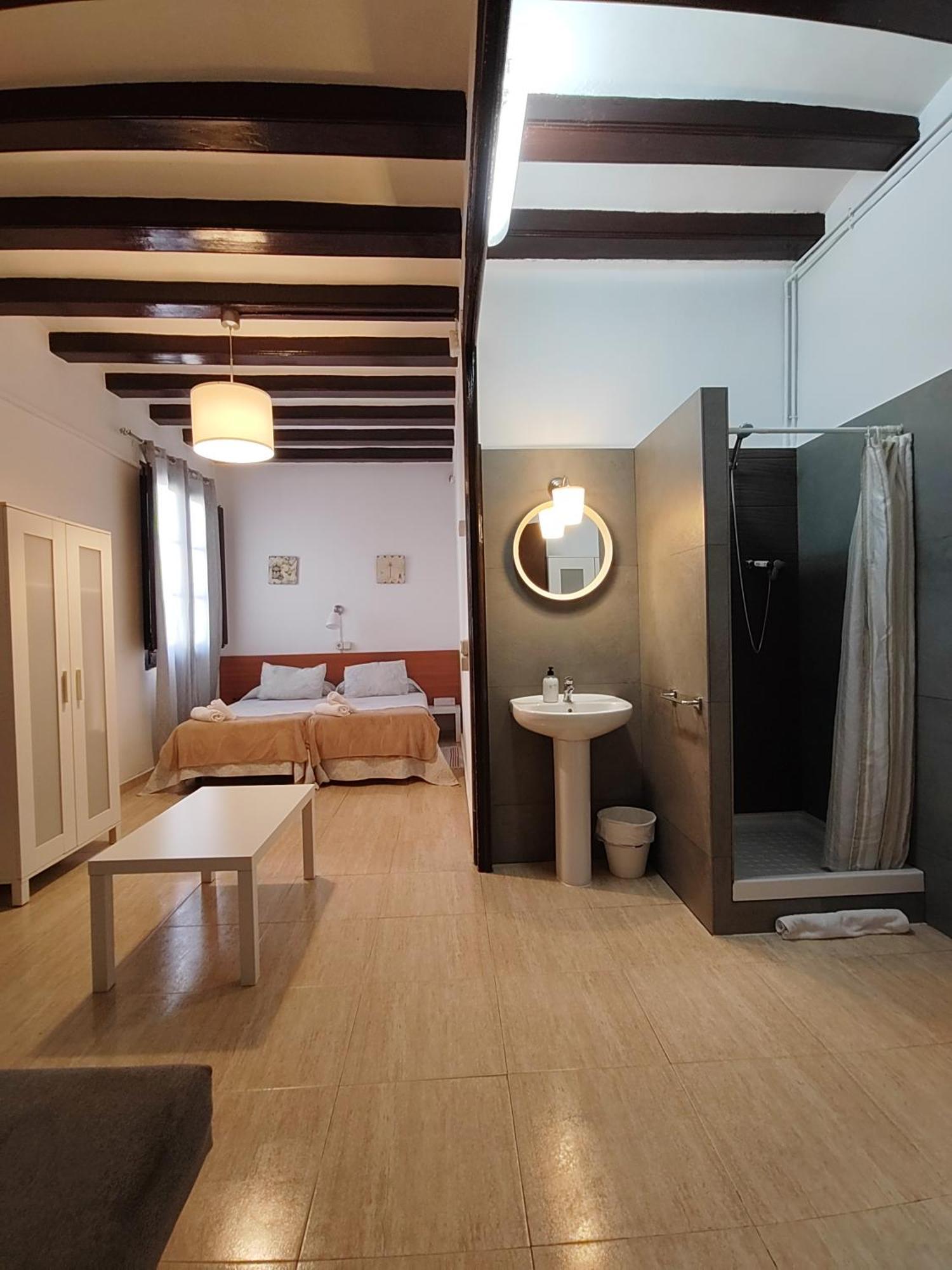 Hostal Dragonflybcn — Photos 3